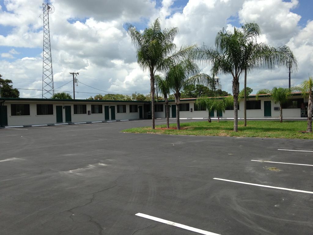 Economy Inn Okeechobee Bagian luar foto