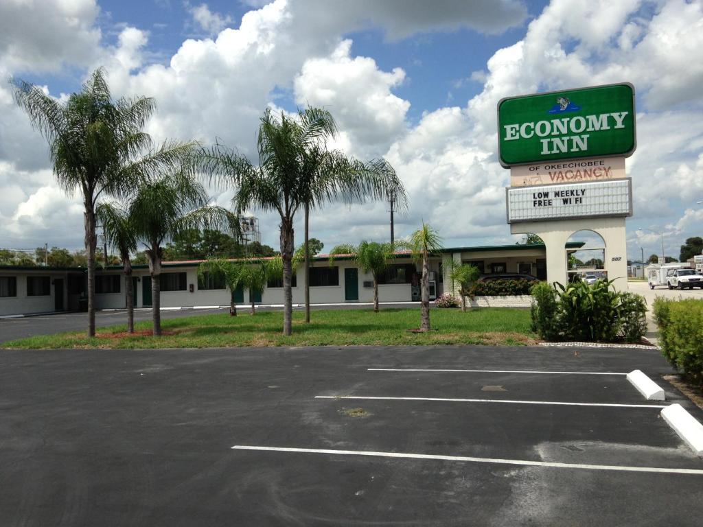 Economy Inn Okeechobee Bagian luar foto
