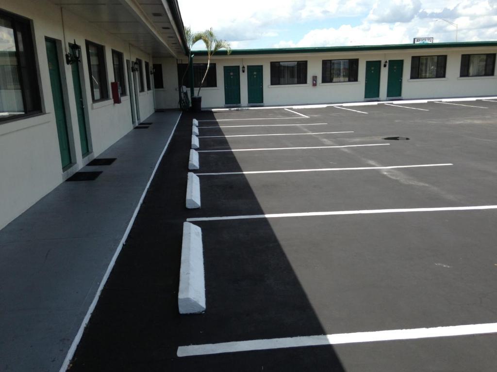 Economy Inn Okeechobee Bagian luar foto