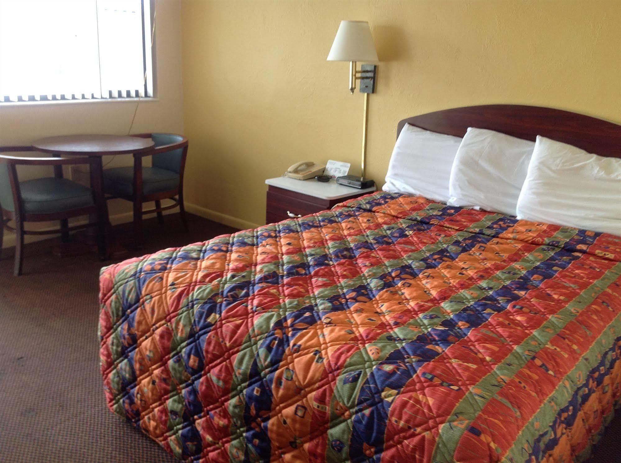 Economy Inn Okeechobee Bagian luar foto