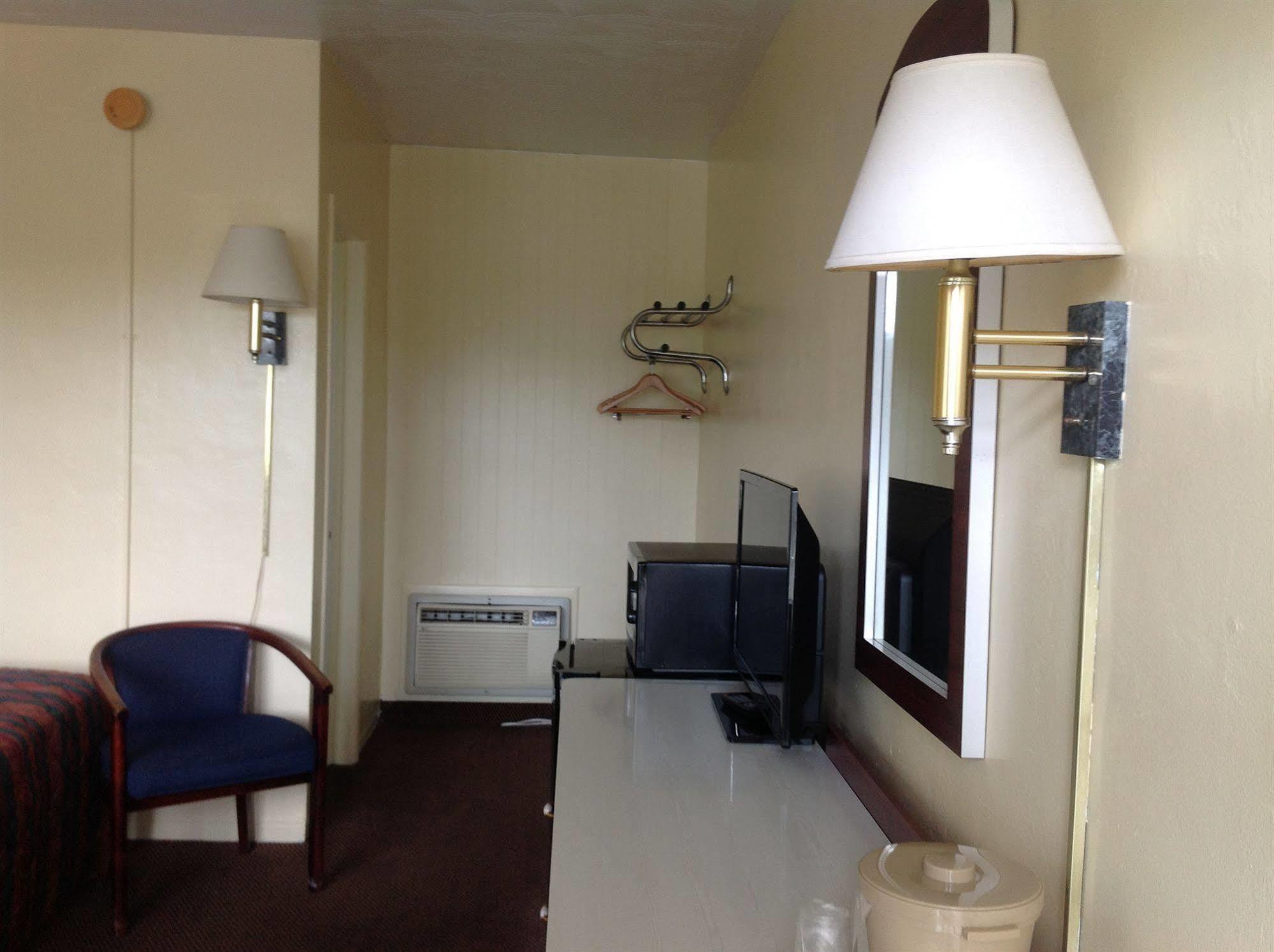 Economy Inn Okeechobee Bagian luar foto